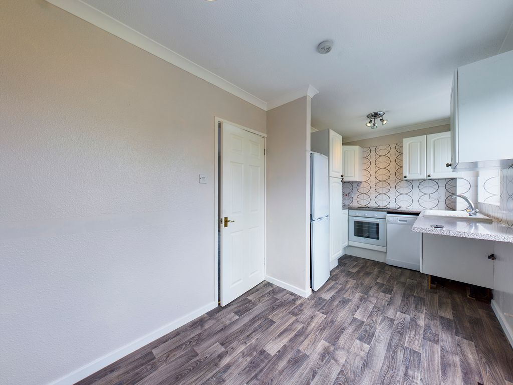 Property photo 3 of 7 Kitchen