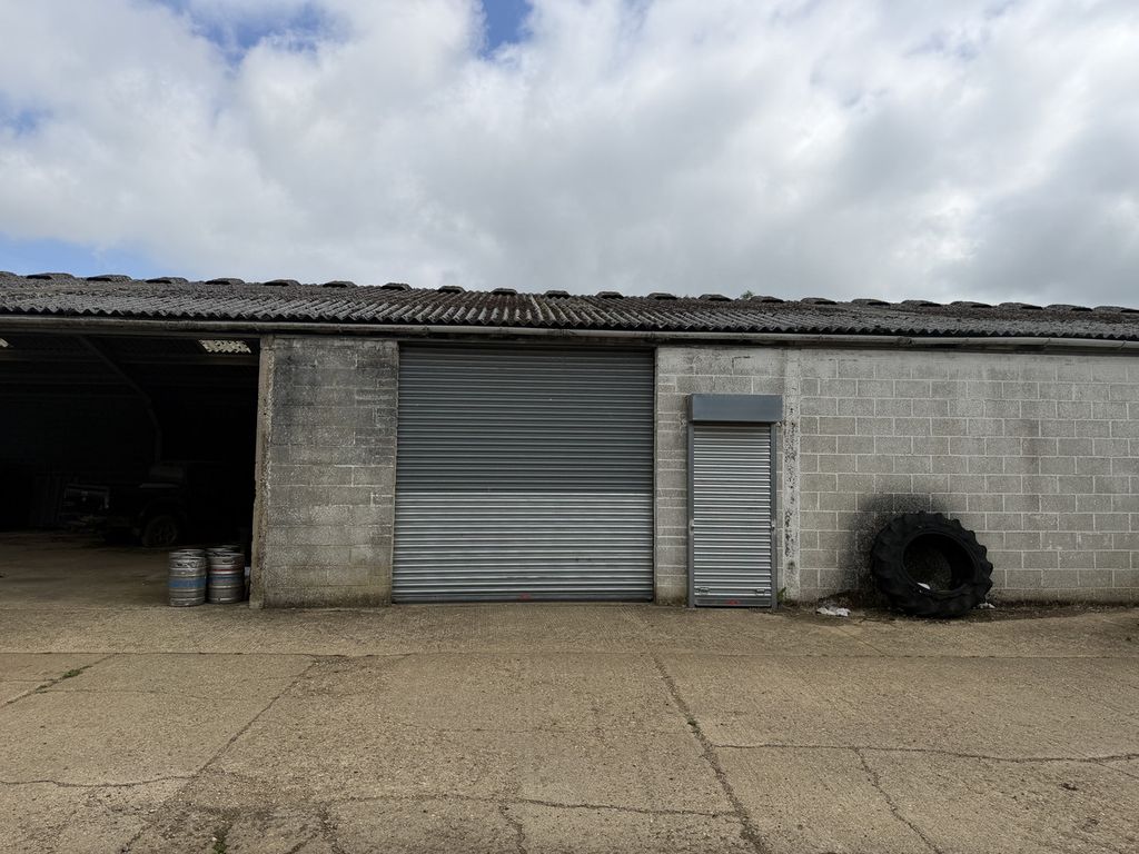 Property photo 1 of 2