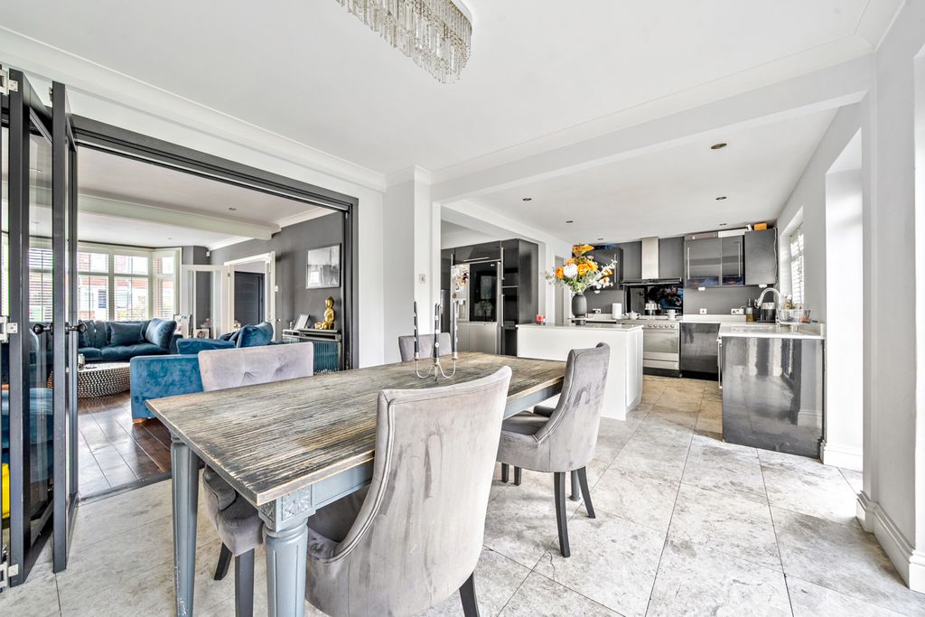 Property photo 3 of 20 1370499-19-68F76c...