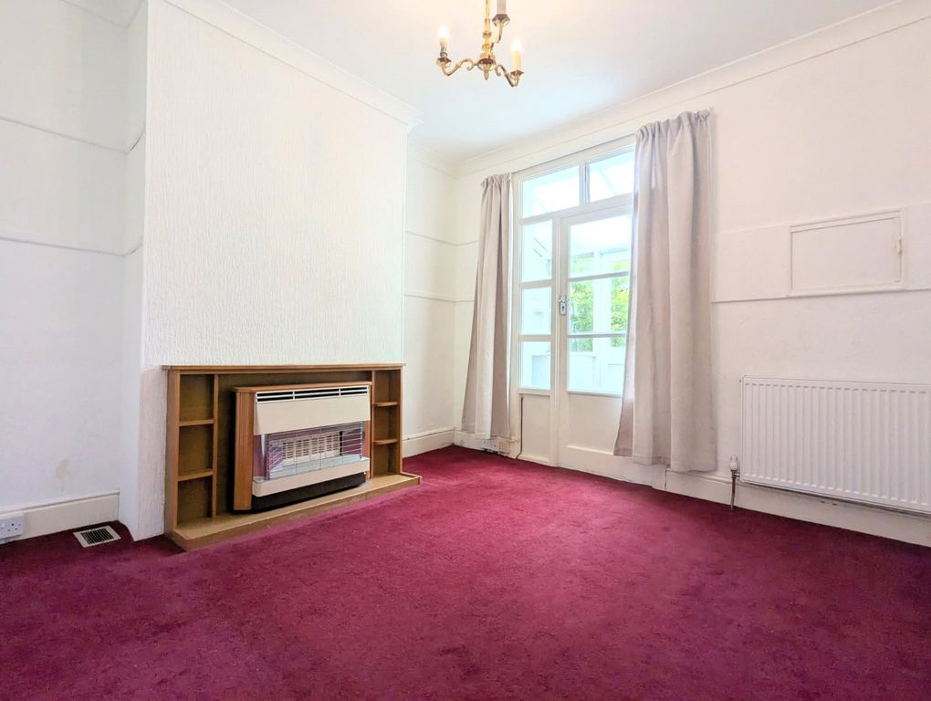 Property photo 3 of 9 Communal Lounge