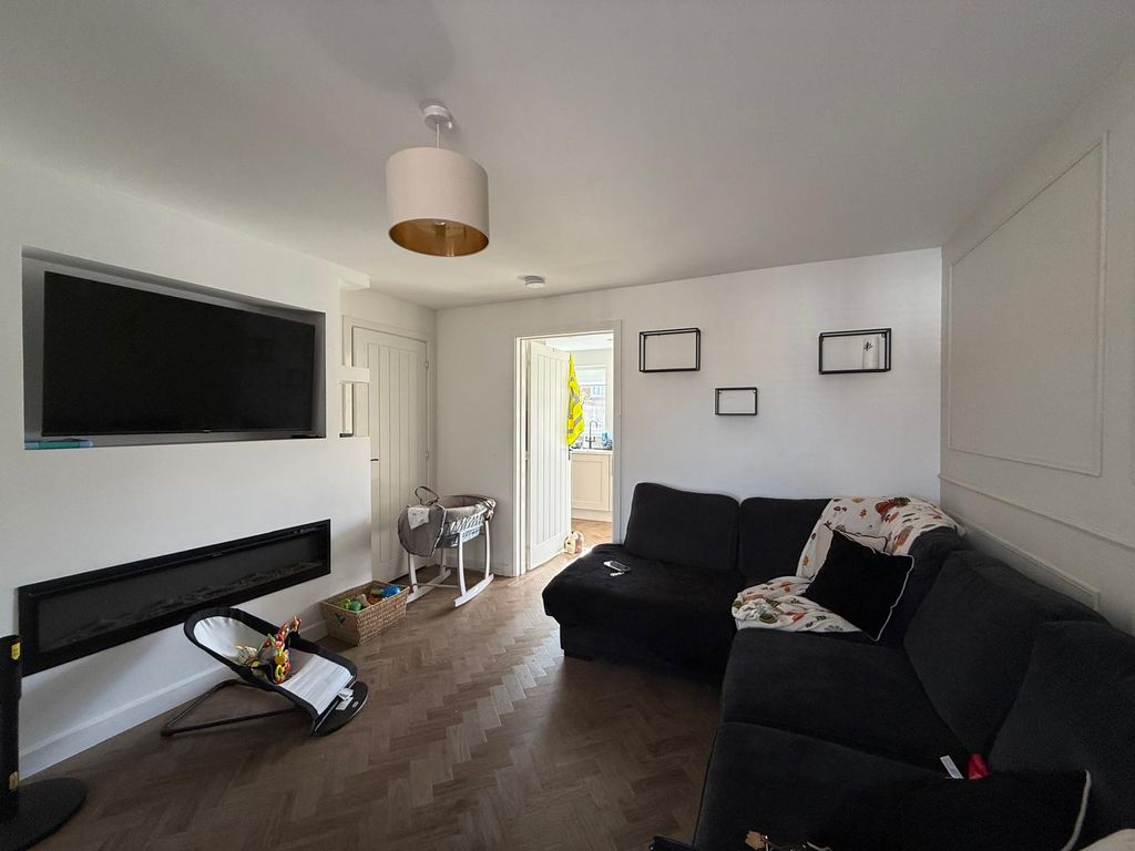 Property photo 2 of 11