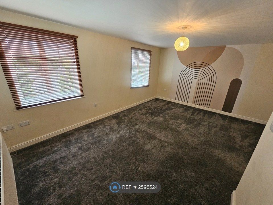 Property photo 2 of 25