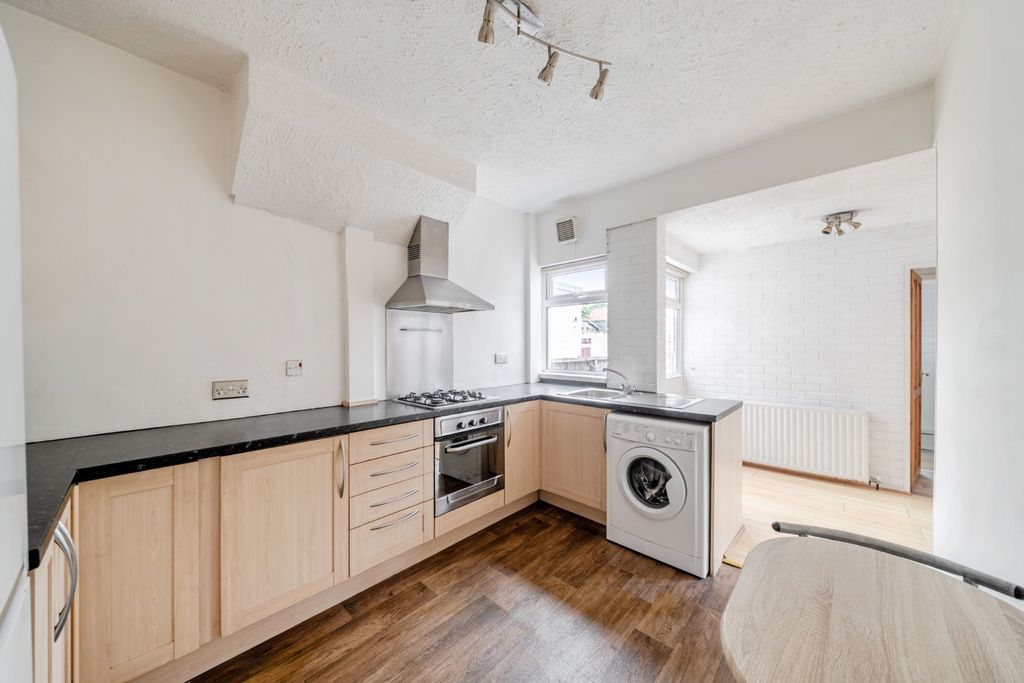 Property photo 3 of 18 Kitchen/Diner