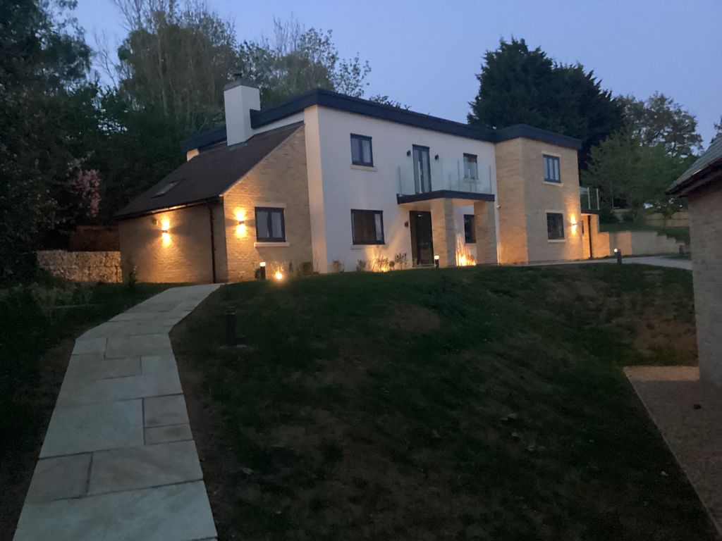 Property photo 1 of 21