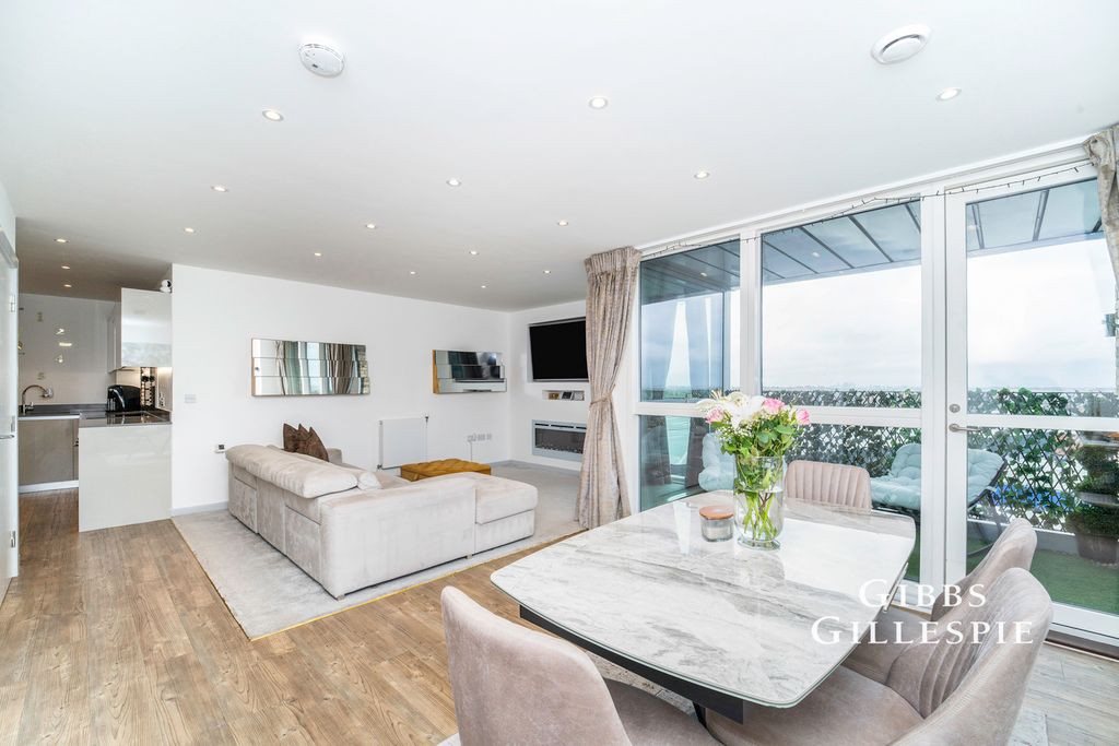 Property photo 1 of 15 Photo