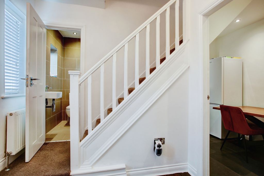 Property photo 2 of 15 Hallway