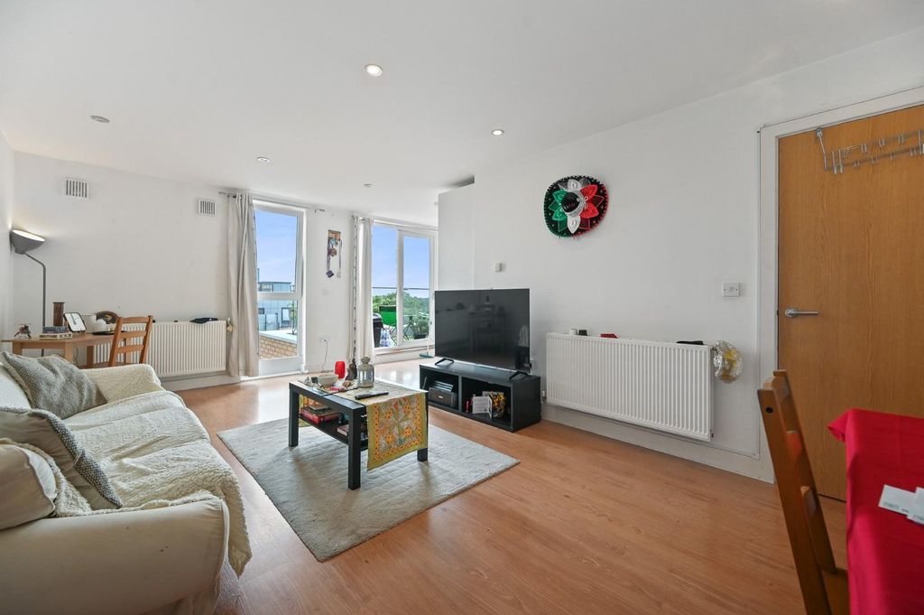 Property photo 2 of 9