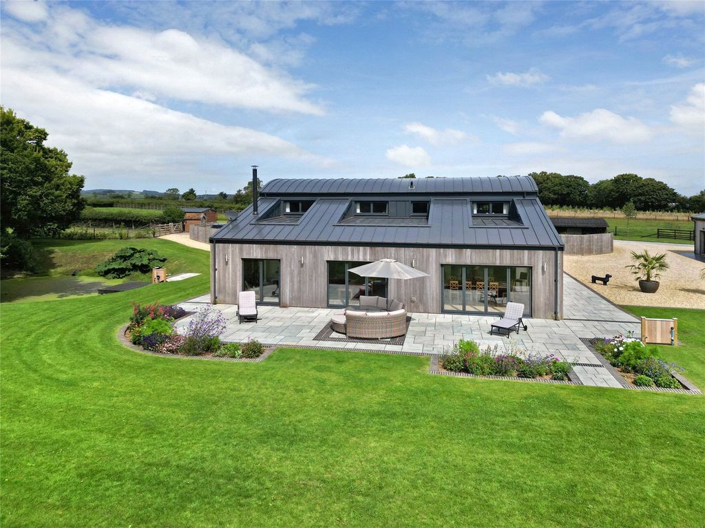 Property photo 1 of 27 Bartons Farm