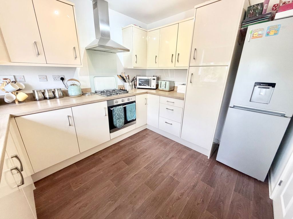 Property photo 3 of 22