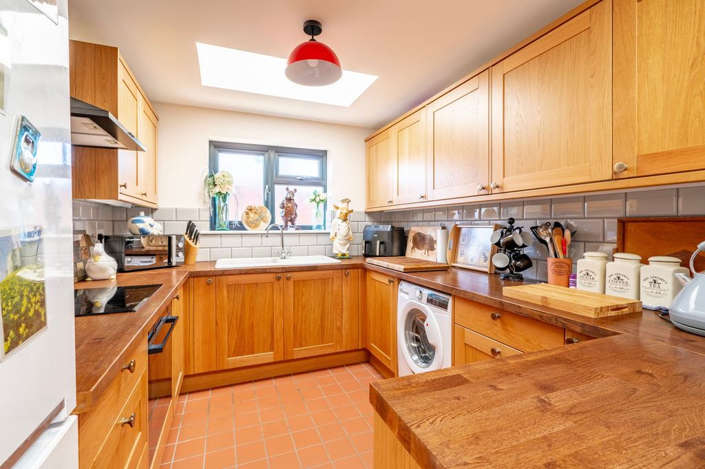 Property photo 2 of 18