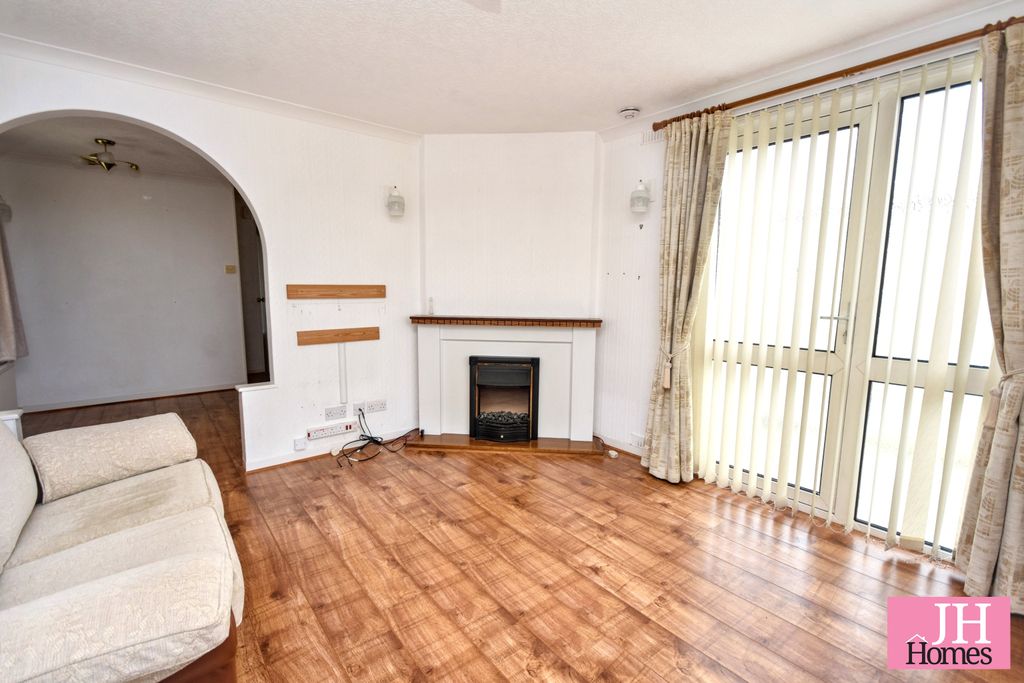 Property photo 3 of 15