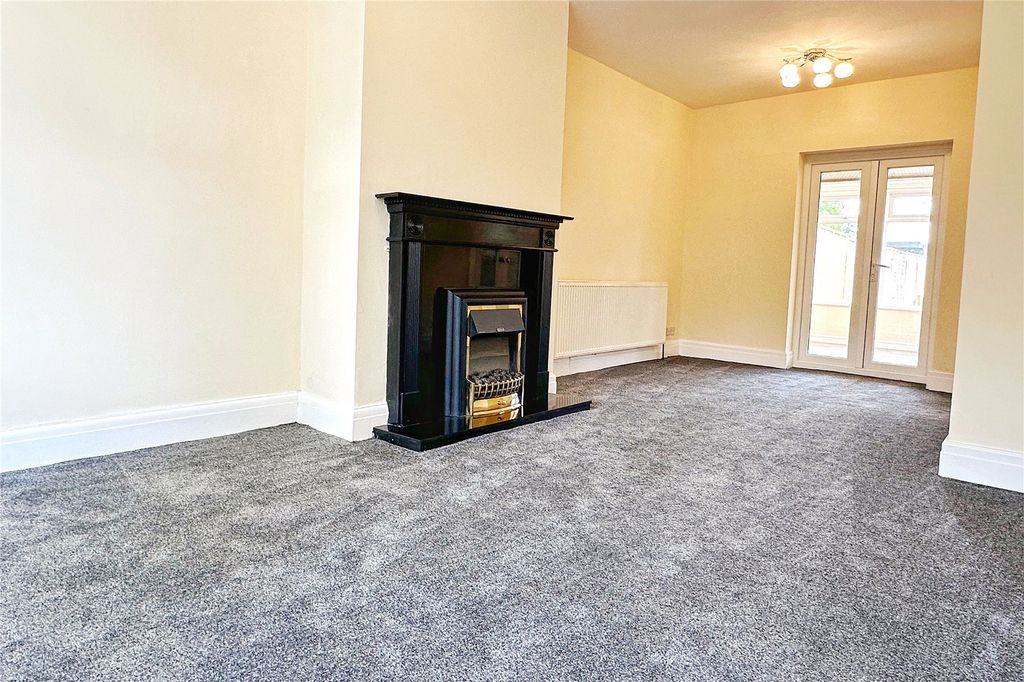 Property photo 2 of 18 Living Room