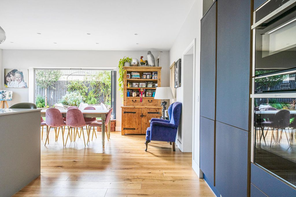 Property photo 3 of 17 Dining Room