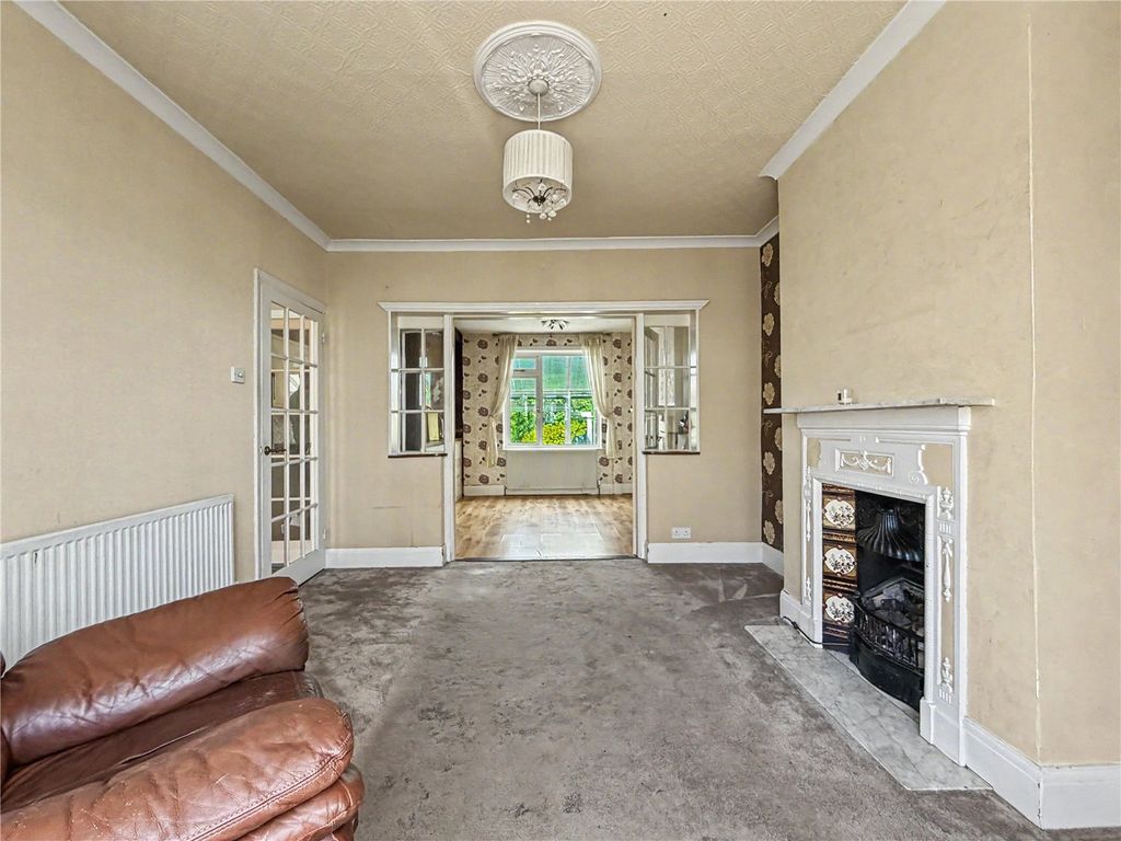 Property photo 3 of 17 Living Room