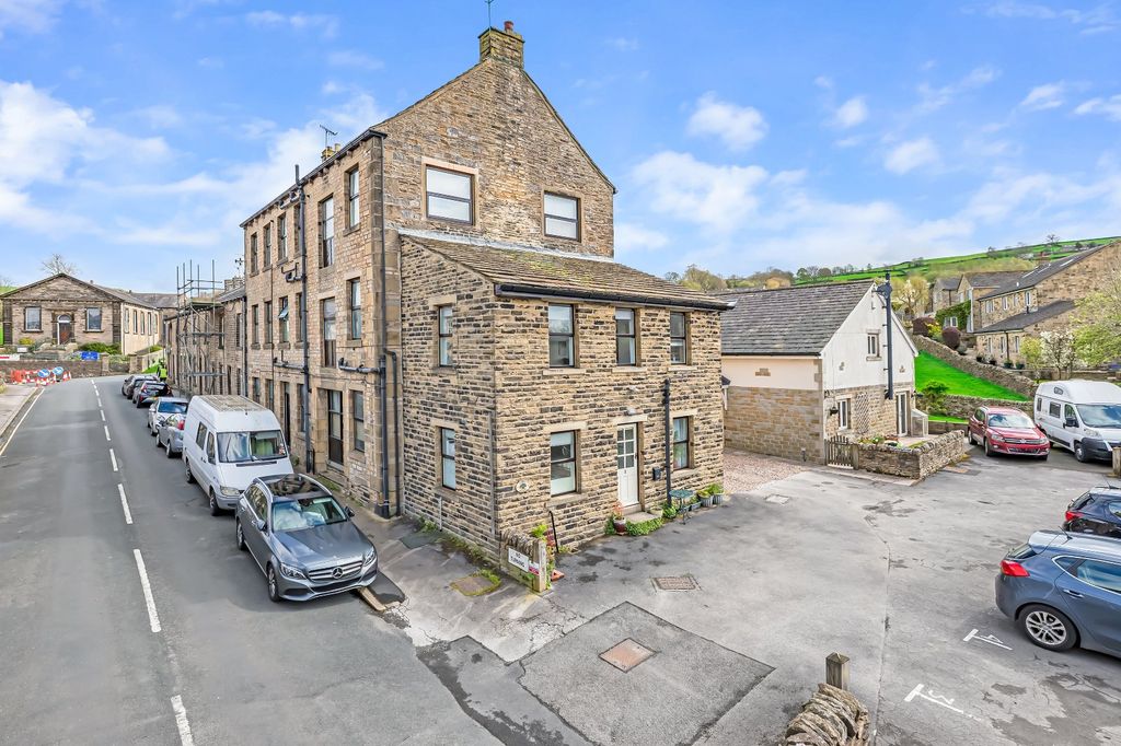 Property photo 3 of 17 Picture No. 02