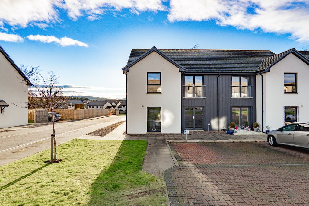 Property photo 1 of 20