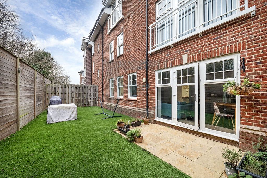 Property photo 3 of 21 Picture No. 23