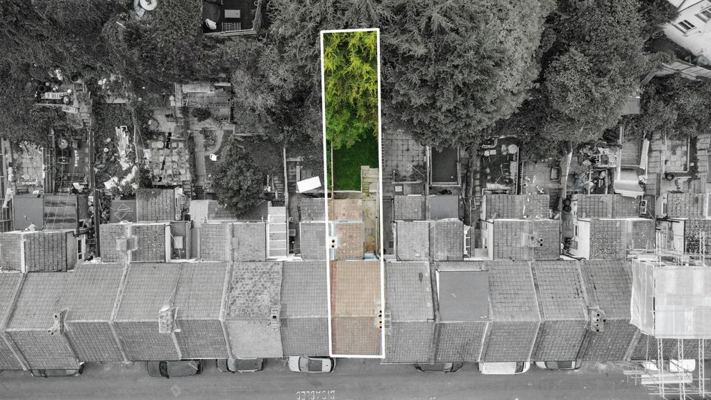 Property photo 2 of 13 4589453