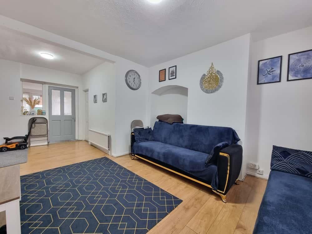 Property photo 2 of 19