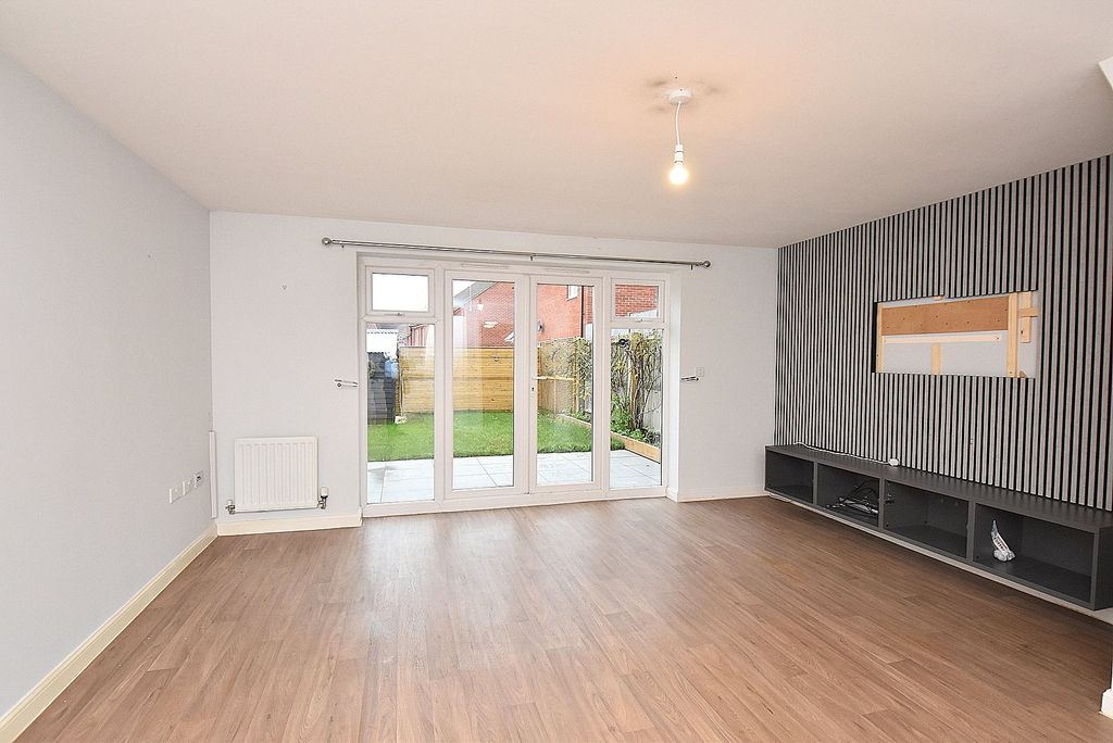 Property photo 2 of 10 Picture No. 03