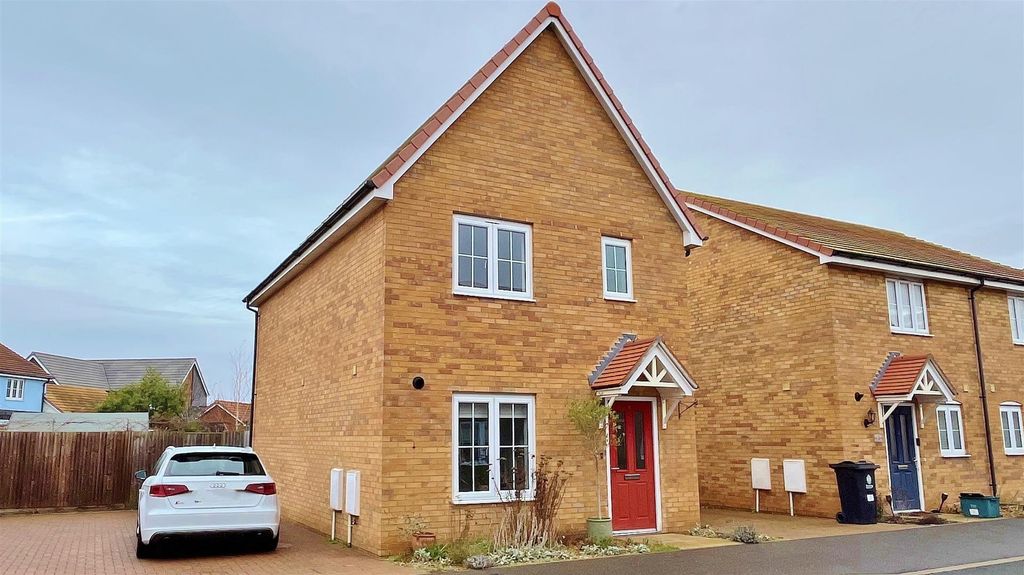 Property photo 1 of 19 Outside - Front