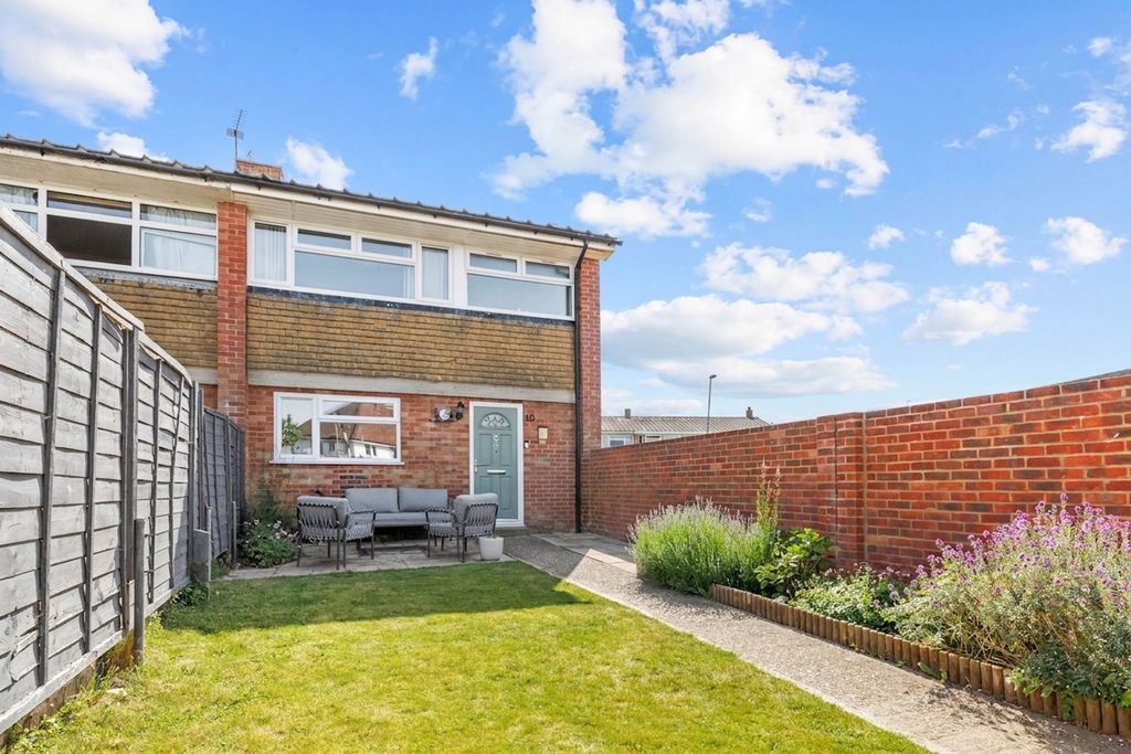 Property photo 2 of 11