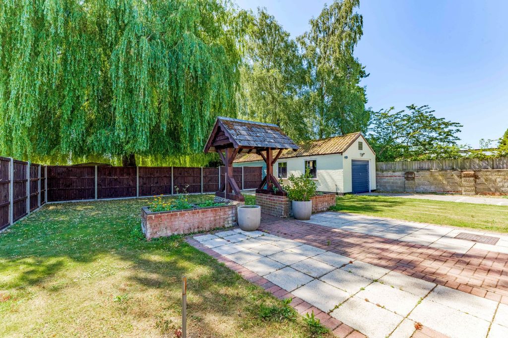 Property photo 2 of 25