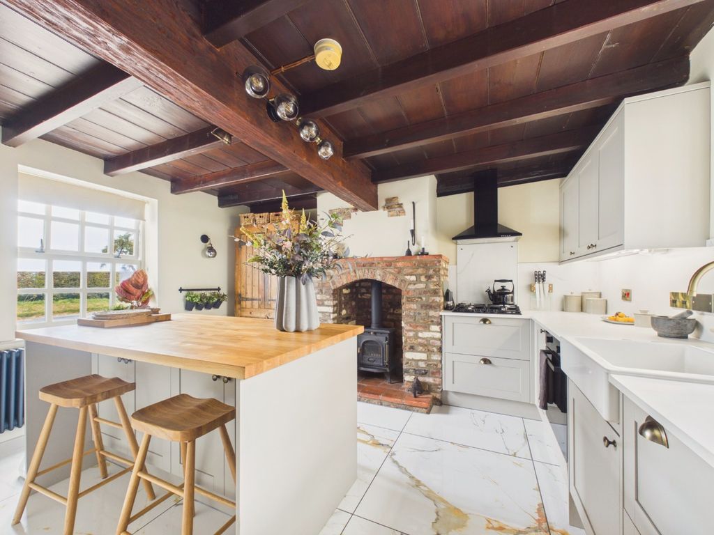 Property photo 2 of 25 5539905