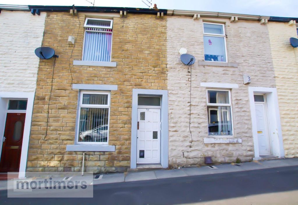Property photo 1 of 17 Front External