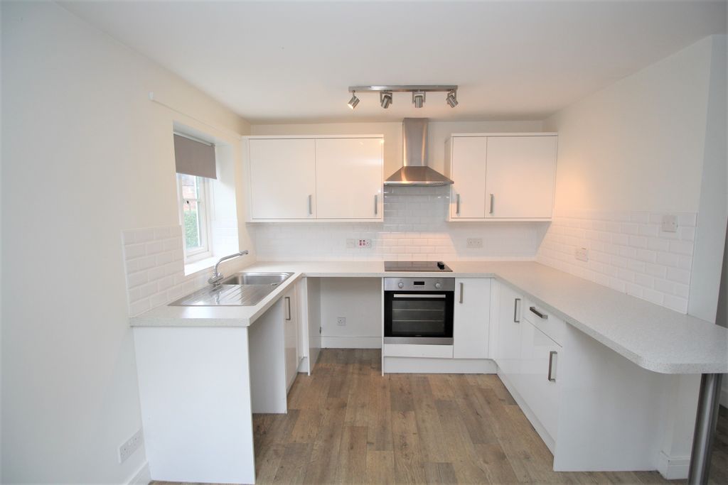 Property photo 2 of 5 Kitchen