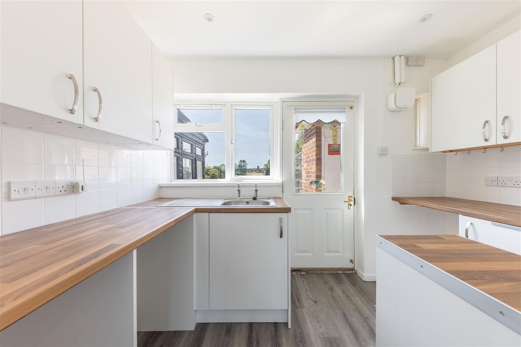 Property photo 3 of 12 Ba-3.Jpg