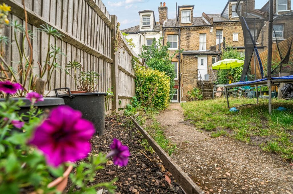 Property photo 3 of 8