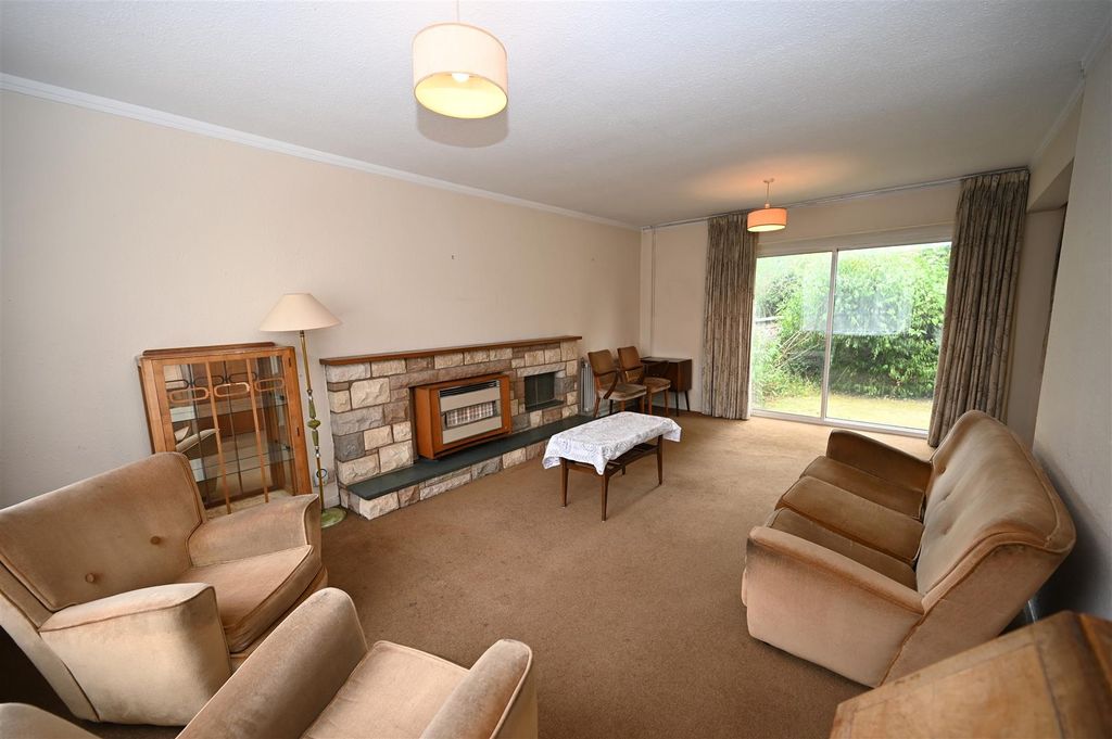 Property photo 3 of 19 Lounge 2.Jpg