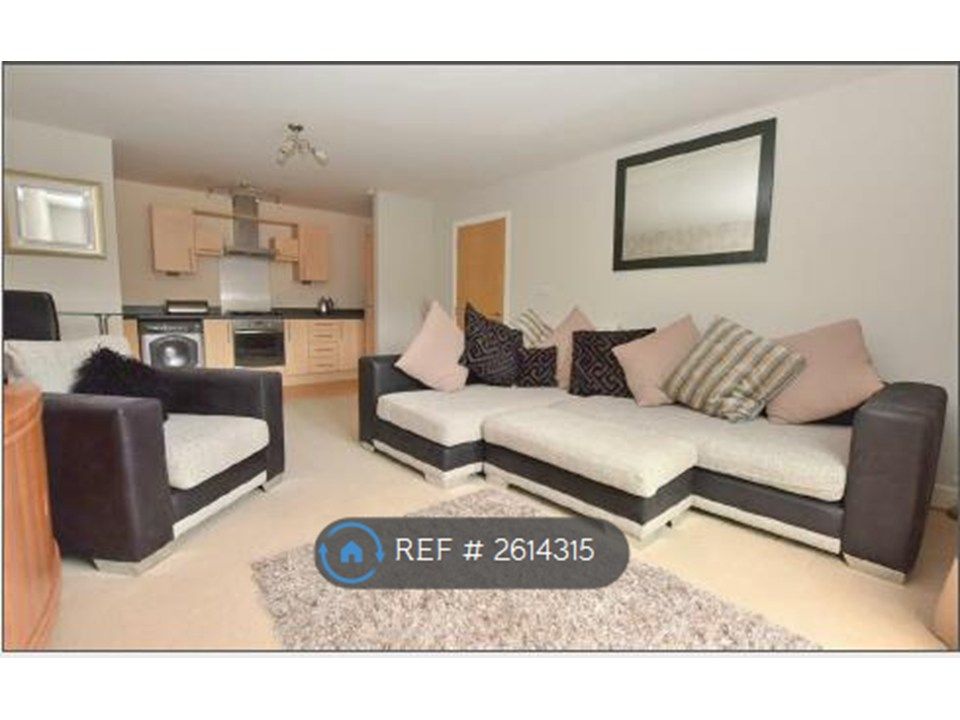 Property photo 3 of 12 Lounge 3
