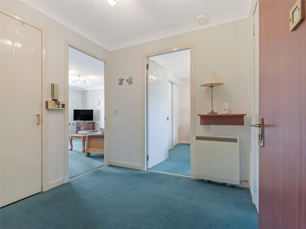 1 bed flat for saleSchaw Drive, Bearsden, Glasgow, East Dunbartonshire G61 photo 5