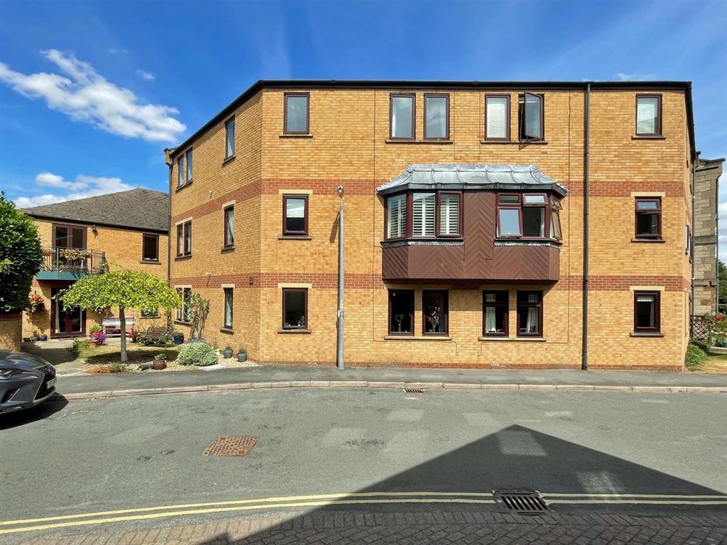 Property photo 1 of 11 Welland Mews, Stamford