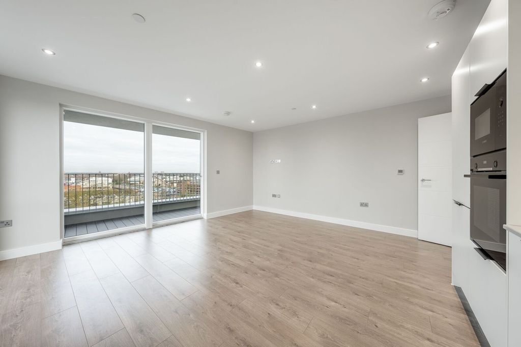 Property photo 2 of 12