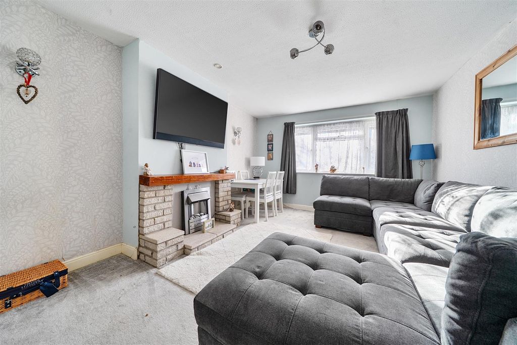 Property photo 2 of 13 1396093-12-695E4A2De6B20.Jpg