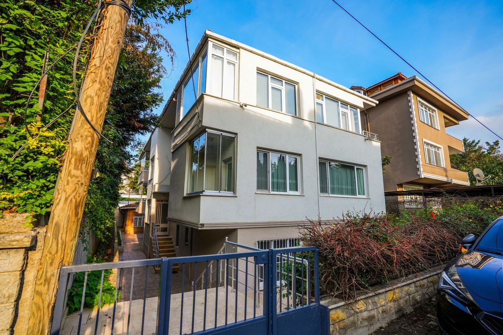 Property photo 2 of 14 Prime Location Apartment For Sale In Istanbul - Gated Community