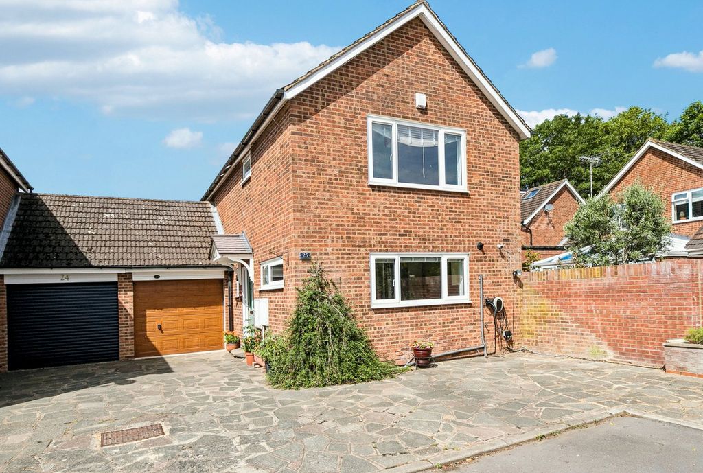 Property photo 1 of 19 Picture No. 23