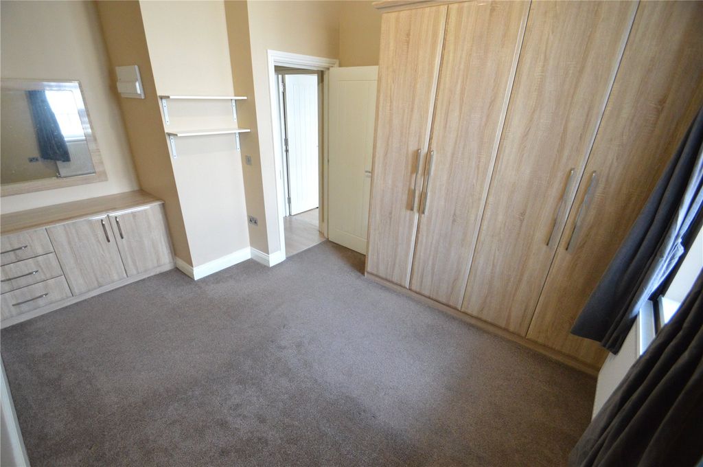 Property photo 2 of 4 Bedroom