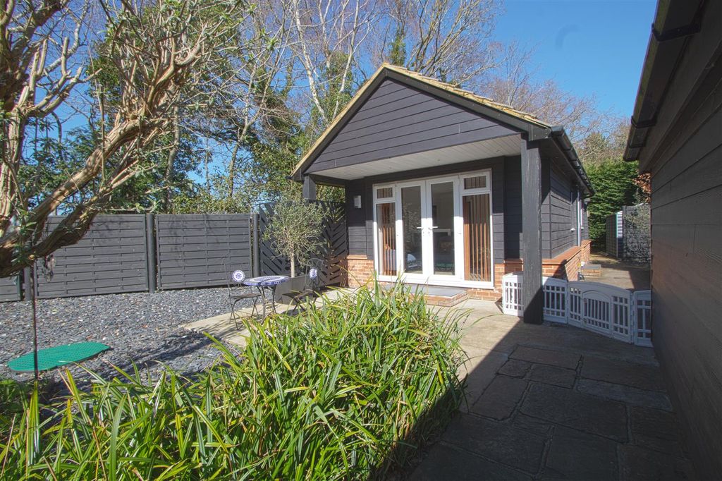 Property photo 3 of 30 Annex.Jpg