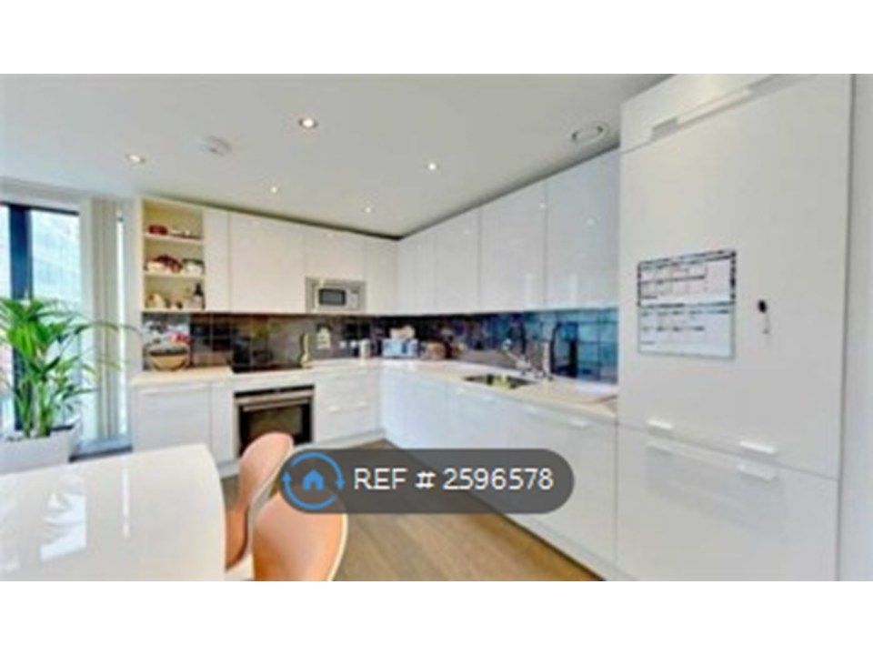 Property photo 2 of 8 Kitchen &amp; Dining