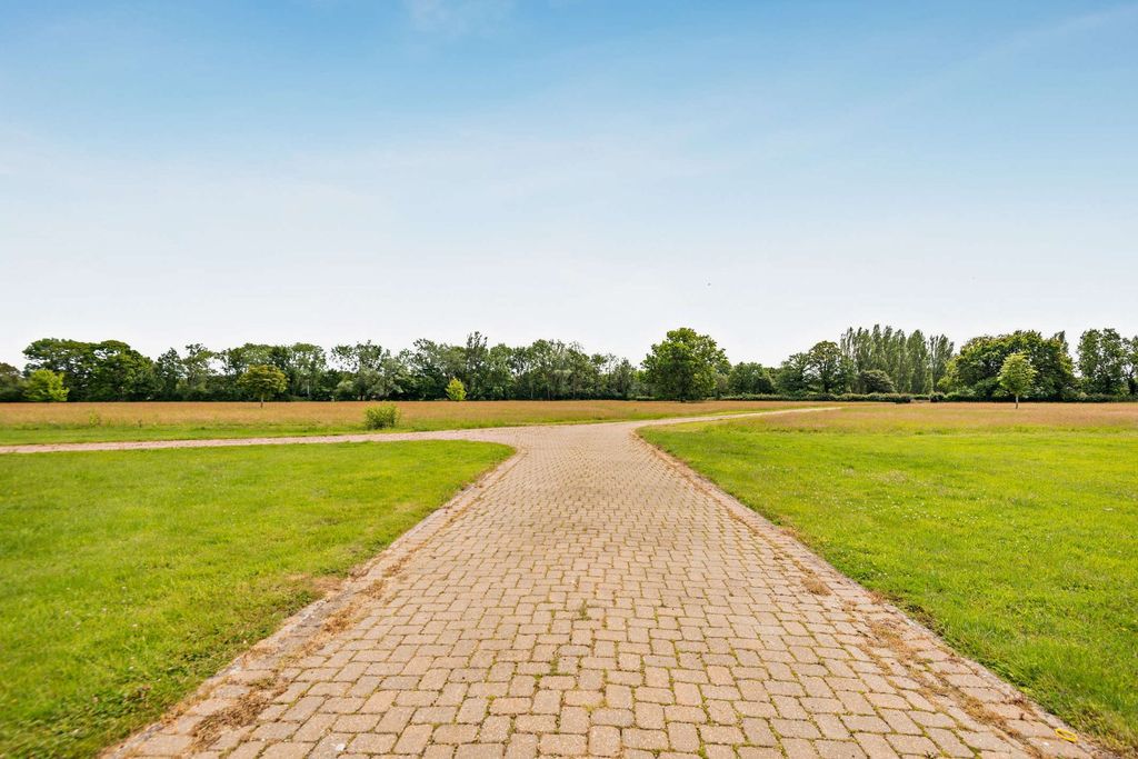 Additional image 18 of 4 bed detached house for saleGuildford Road, Alfold, Cranleigh, Surrey GU6