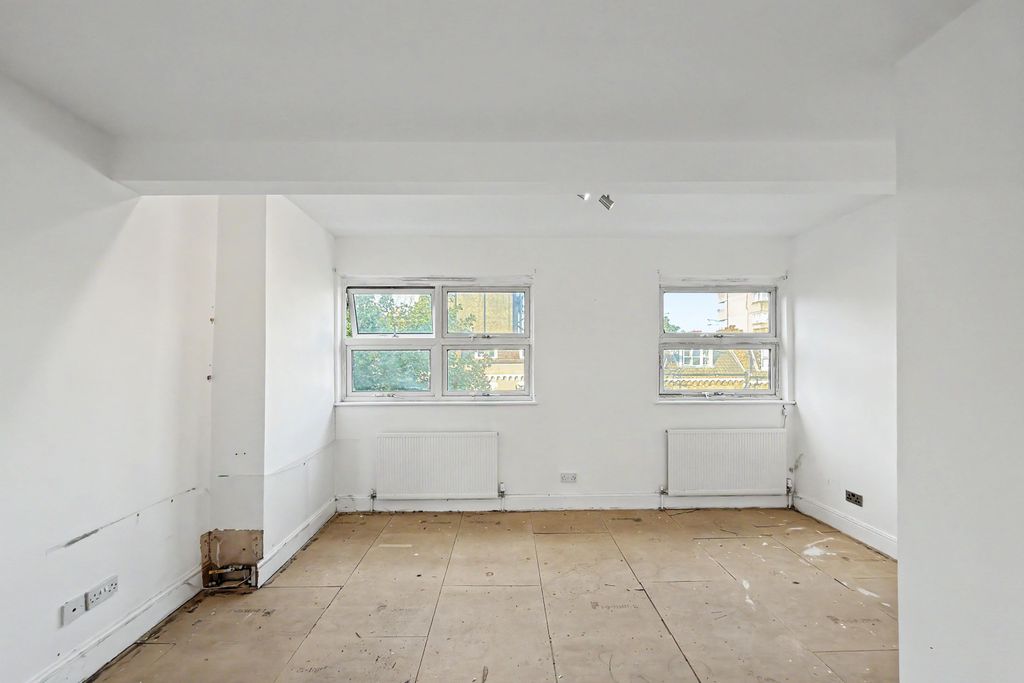 Property photo 3 of 10 37G St Julians Road, London Nw6 7Lb