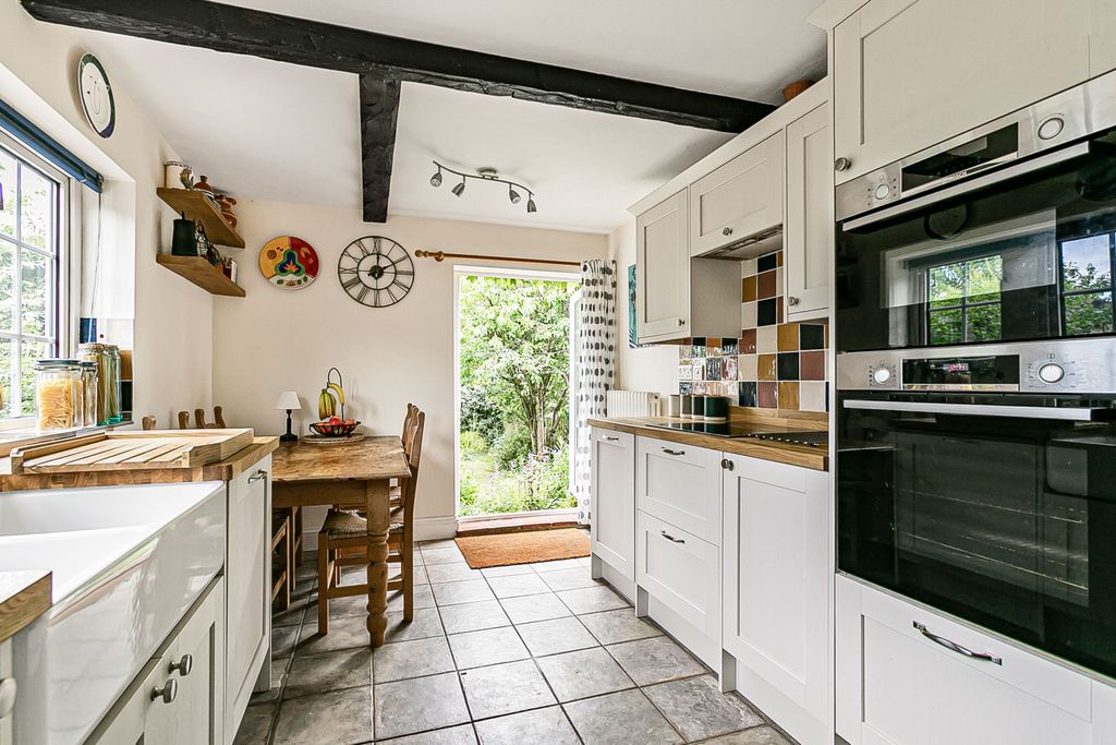 Property photo 2 of 20 Kitchen