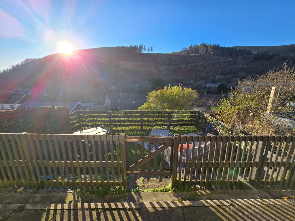 Property photo 2 of 18 Garden