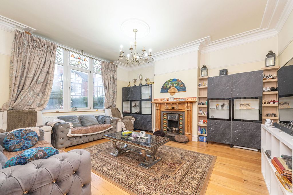 Property photo 2 of 16