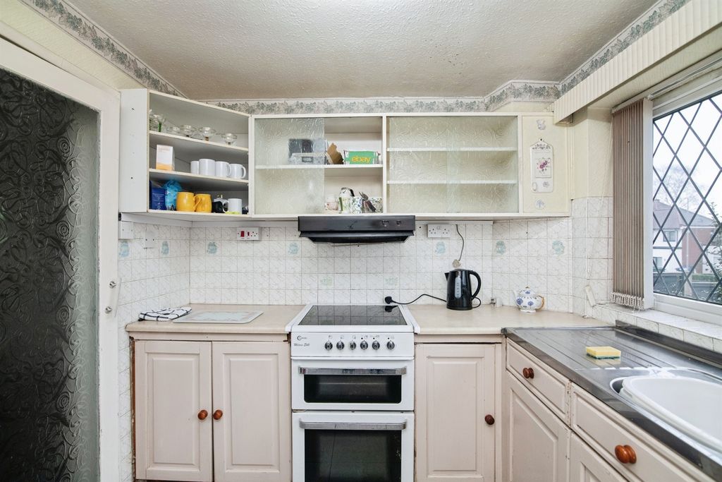 Property photo 2 of 16