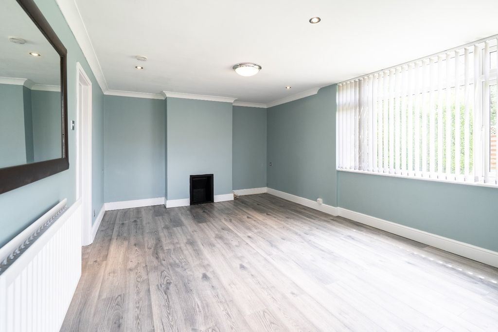 Property photo 2 of 13 4281342
